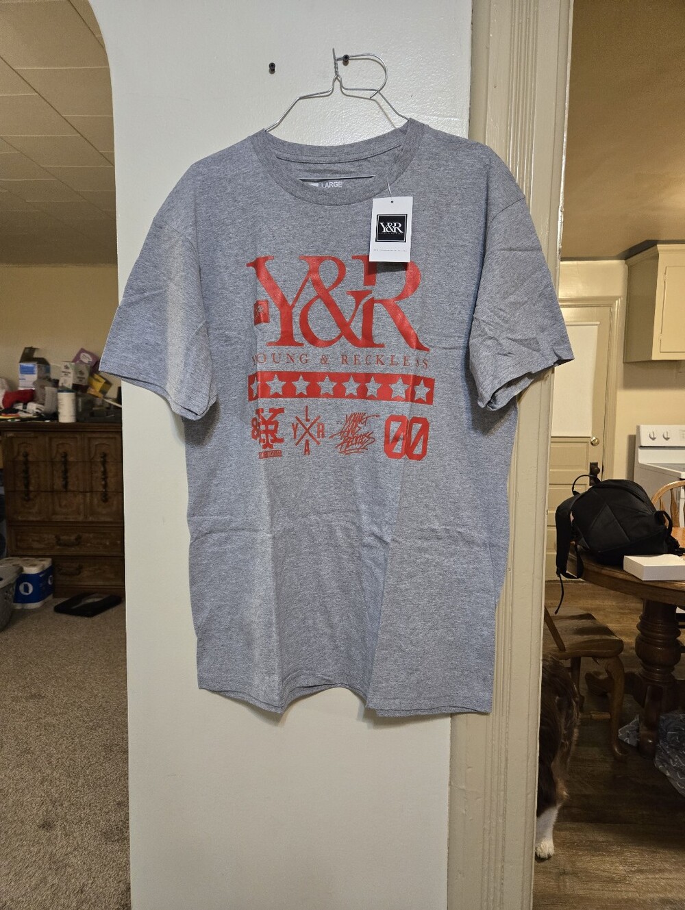 Brand new!! NWT Young & Reckless grey & red graphic tee size large